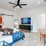 Holiday home Dual Homes Rooftop Deck In Downtown *