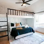 Holiday home Dual Homes Rooftop Deck In Downtown *