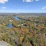 Whiskey Bent Condo In East Nash, 13 Min To Broadway, Great For Groups! Free Parking, Gym, Rooftop