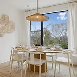 Chic Nash Townhouse Rooftop Patio And Views