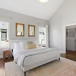 Holiday home Near Vanderbilt And Belmont With Garage, Pool Table *