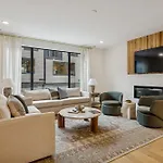 Chic Nash Townhouse Rooftop Patio And Views *