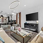 Nash Skyline Views Rooftop With Fire Pit Grill Holiday home