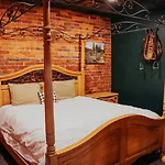 Rockstar Penthouse Speakeasy - Massive By Broadway Holiday home