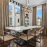 Holiday home Nash Skyline Views Rooftop With Fire Pit Grill *