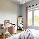 Skyline Rooftop • Game • Sonos Audio Holiday home *
