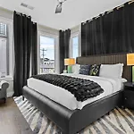 2 Side By Side Units Roof Decks Karaoke Murals Holiday home