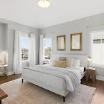 Near Vanderbilt And Belmont With Garage, Pool Table *