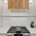 Holiday home Chic Nash Townhouse Rooftop Patio And Views *