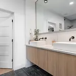 Luxe Landing Holiday home