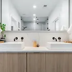 Luxe Landing Holiday home