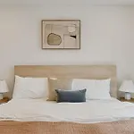 Holiday home Chic Nash Townhouse Rooftop Patio And Views Nashville