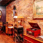 Rockstar Penthouse Speakeasy - Massive By Broadway Holiday home