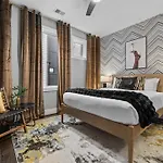 Holiday home 2 Side By Side Units Roof Decks Karaoke Murals