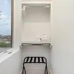 Elevator With Rooftop Hot Tub & Spacious Yard * Nashville