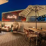 Skyline Rooftop • Game • Sonos Audio Holiday home *