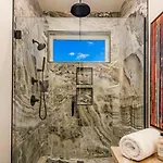 Elevator With Rooftop Hot Tub & Spacious Yard