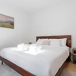 Luxe Landing *