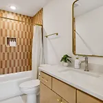 Chic Nash Townhouse Rooftop Patio And Views *