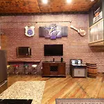 Holiday home Rockstar Penthouse Speakeasy - Massive By Broadway *
