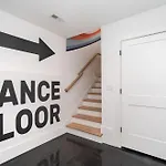 Elevator With Rooftop Hot Tub & Spacious Yard * Nashville