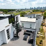 Elevator With Rooftop Hot Tub & Spacious Yard Nashville