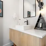 Luxe Landing