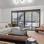 The Modern Cowboy - Hot Tub & Rooftop On Music Row Holiday home *