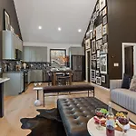 The Modern Cowboy - Hot Tub & Rooftop On Music Row * Nashville
