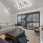 The Modern Cowboy - Hot Tub & Rooftop On Music Row