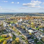 Private With Rooftop Game Near Downtown Holiday home Nashville