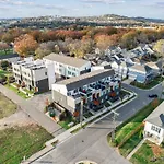 Private With Rooftop Game Near Downtown *