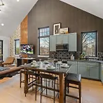 The Modern Cowboy - Hot Tub & Rooftop On Music Row Holiday home Nashville