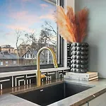 The Modern Cowboy - Hot Tub & Rooftop On Music Row