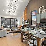 The Modern Cowboy - Hot Tub & Rooftop On Music Row