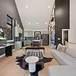 The Modern Cowboy - Hot Tub & Rooftop On Music Row Holiday home