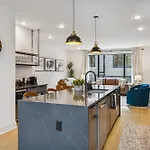 3br Townhome Rooftop Views Hot Tub & Fireplace * Nashville