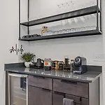 3br Townhome Rooftop Views Hot Tub & Fireplace Apartment