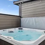 3br Townhome Rooftop Views Hot Tub & Fireplace * Nashville
