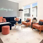 King Suites 3Br Retreat & 2-Car Garage East Nashville