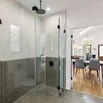 Chic Music Retreat & Holiday home