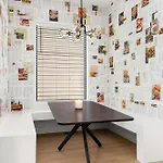 Modern Palette - Private Patio - Mins To Broadway Holiday home *