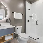 Holiday home Tempo - Rooftop Pool - Gym - On Music Row *