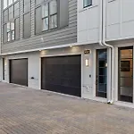 Holiday home Skyline Views Hot Tub Fire Pit Grill & Parking