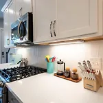 City Heights Townhome With Free Parking & 3 Baths