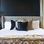 Holiday home Luxe-elevate-modern Luxury-stunning Views