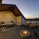 Luxe-elevate-modern Luxury-stunning Views Holiday home Nashville
