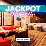 Private With Rooftop Game Near Downtown Holiday home