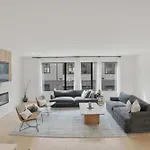 New Stylish Nash Townhouse W Hot Tub & Rooftop Apartment