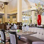 Hilton Garden Airport Hotel 3*